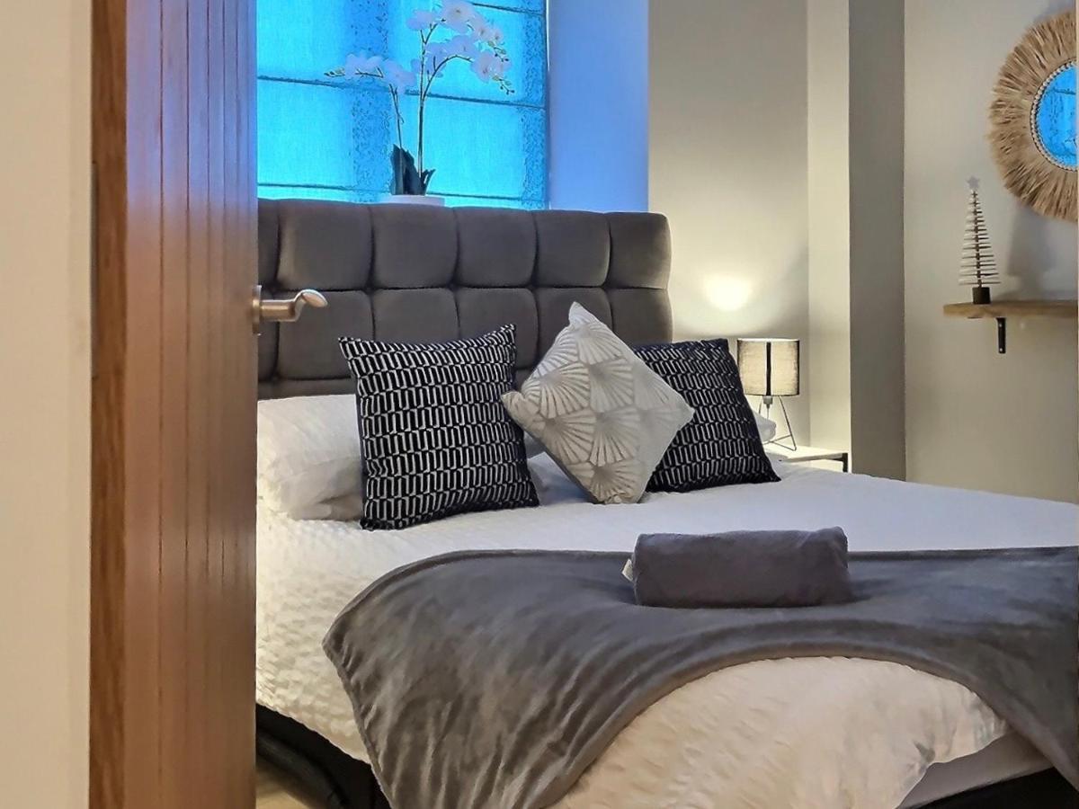 Апартаменты Cotswold Chapel, Sleeps Up To 5 In Kingsize Beds Чиппинг-Нортон Экстерьер фото